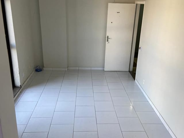 Loja com 24m², para alugar, no bairro Centro em Campos dos Goytacazes