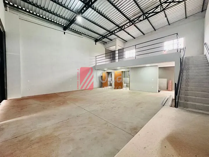 Loja / Salão / Ponto Comercial  à venda e aluguel, 160m² — foto 2 de 13
