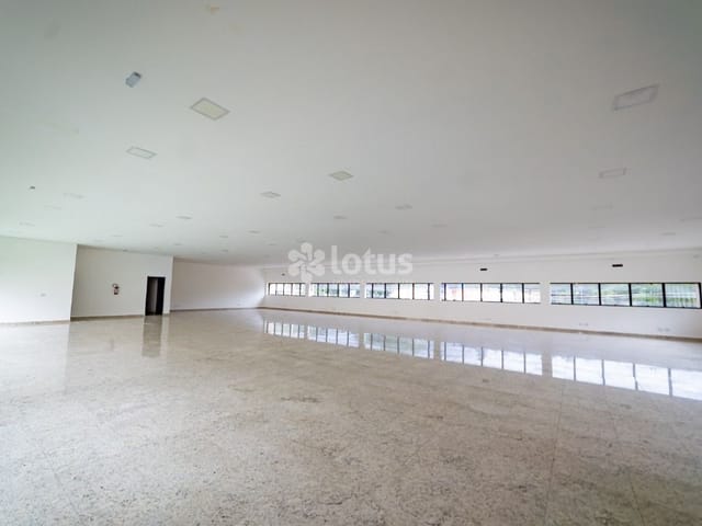 Loja com 1000m², para alugar, no bairro Portais (Polvilho) em Cajamar