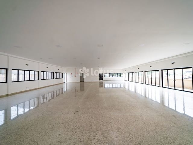 Loja com 1000m², para alugar, no bairro Portais (Polvilho) em Cajamar