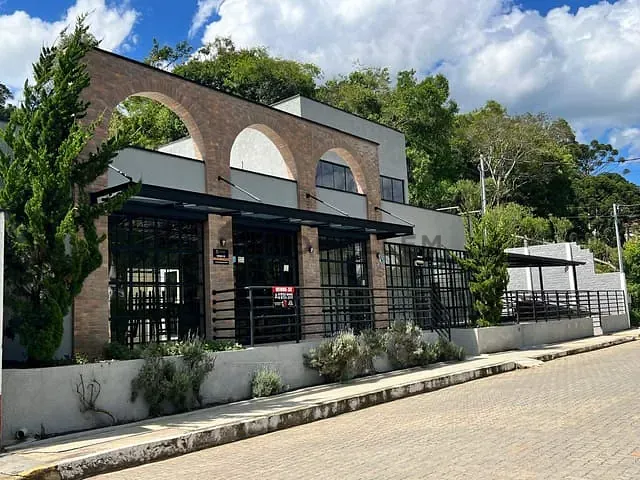 Loja com 298m², à venda, no bairro CENTRO em Delfim Moreira