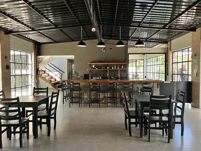 Loja com 298m², à venda, no bairro CENTRO em Delfim Moreira