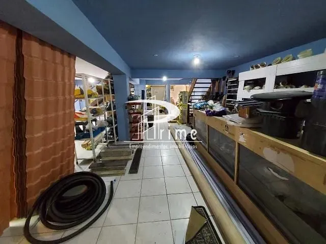 Loja com 300m², para alugar, no bairro Itaipu em Niterói