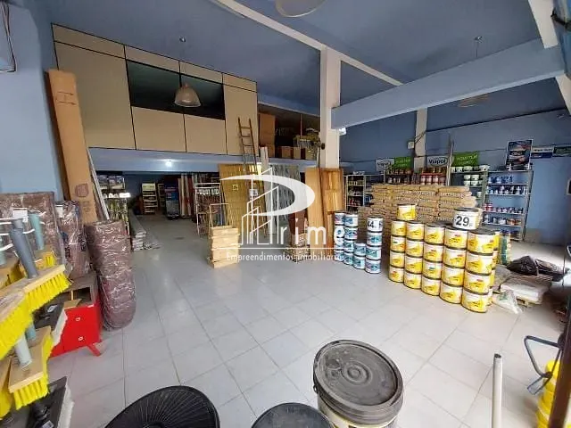 Loja com 300m², para alugar, no bairro Itaipu em Niterói