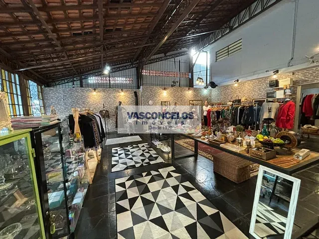 Loja com 341m², para alugar, no bairro Jardim São Dimas em São José dos Campos