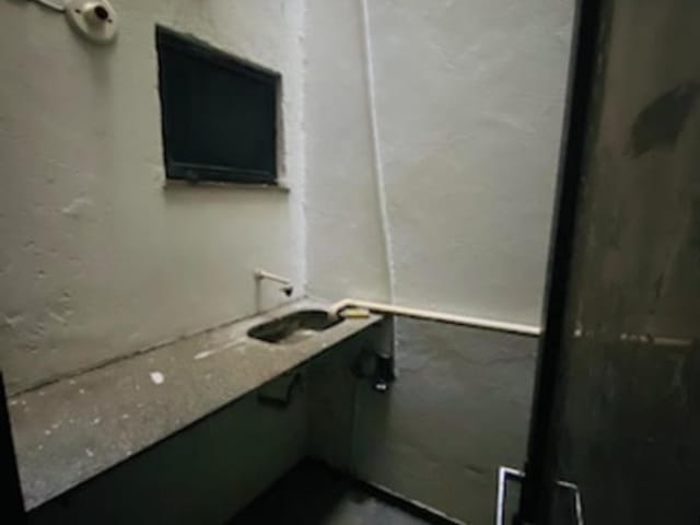 Loja com 132m², para alugar, no bairro Centro em Campos dos Goytacazes