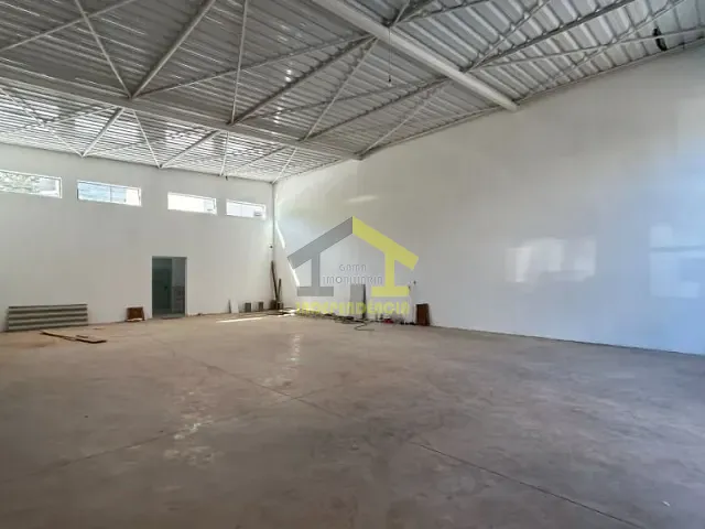 Loja com 250m², para alugar, no bairro Centro em Itatiba