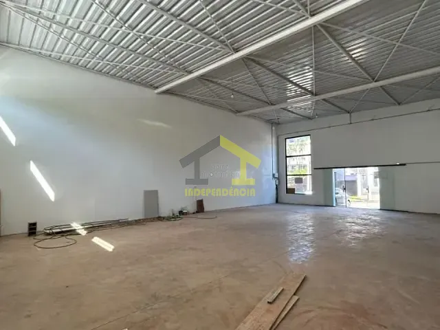 Loja com 250m², para alugar, no bairro Centro em Itatiba