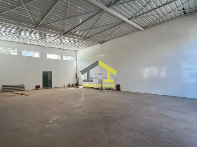 Loja com 250m², para alugar, no bairro Centro em Itatiba