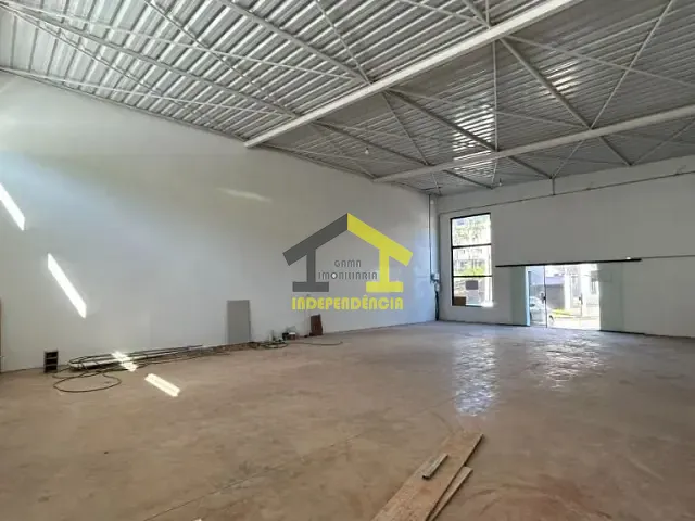 Loja com 250m², para alugar, no bairro Centro em Itatiba