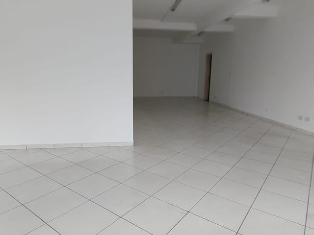 Loja para alugar, no bairro Centro em São José dos Pinhais