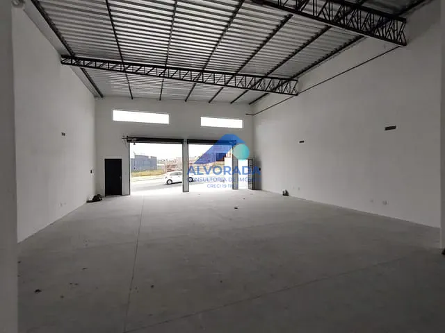 Loja com 300m², para alugar, no bairro Recanto dos Eucaliptos em São José dos Campos