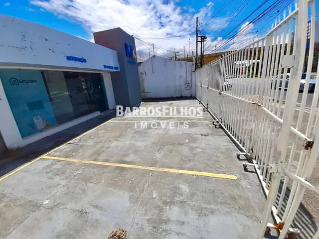 Loja com 360m², para alugar, no bairro Luzia em Aracaju