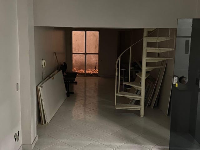Loja com 64m² 1 quarto e 1 banheiro, para alugar, no bairro Centro em Campos dos Goytacazes