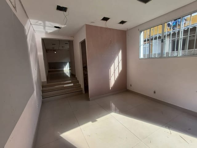 Foto do Loja - Loja para locação, Conjunto Habitacional Presidente Castelo Branco, Carapicuíba, SP | Collina Imóveis