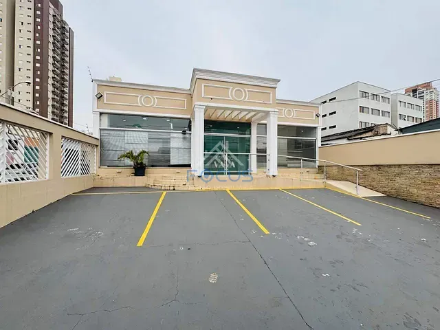 Loja com 325m², para alugar, no bairro Vianelo em Jundiaí