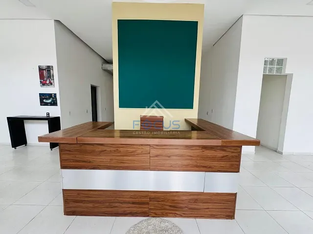 Loja com 325m², para alugar, no bairro Vianelo em Jundiaí