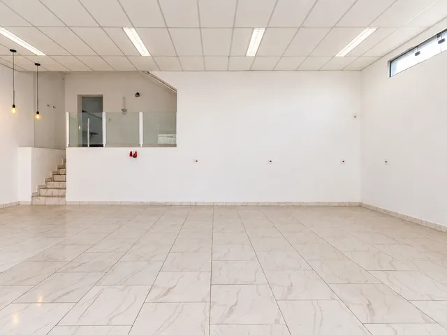 Loja para alugar, no bairro Vila Nivi em São Paulo