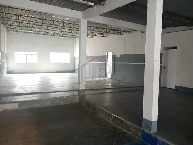 Loja com 200m², para alugar, no bairro Jardim Zaira em Mauá