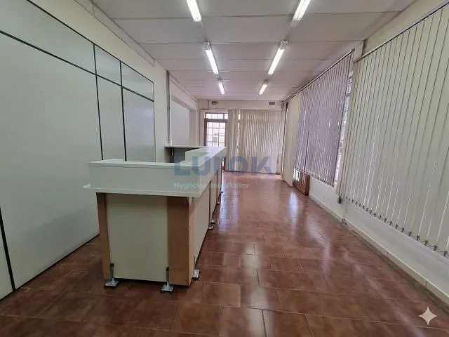 Loja com 100m², para alugar, no bairro Vila Embaré em Valinhos