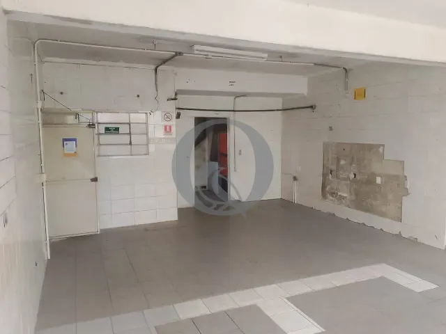 Loja à venda ou para alugar, no bairro Penha de França em São Paulo