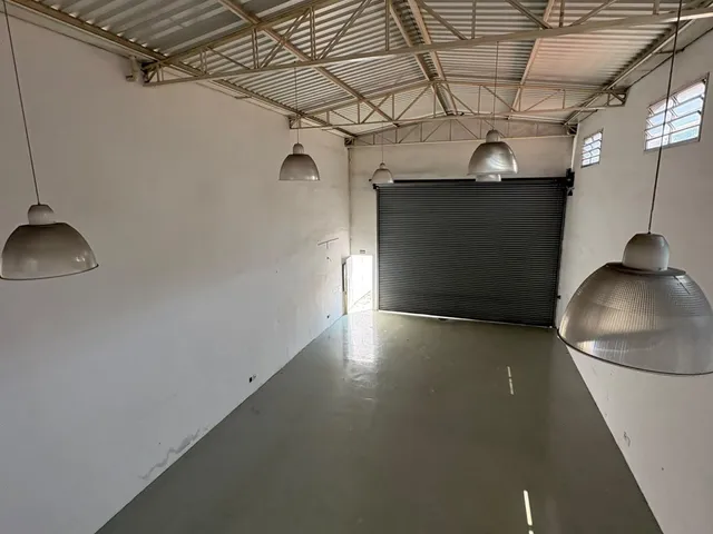 Loja com 250m², para alugar, no bairro Vila Gustavo em São Paulo