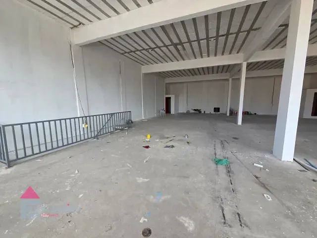 Loja com 340m², para alugar, no bairro Jardim Mitsutani em São Paulo