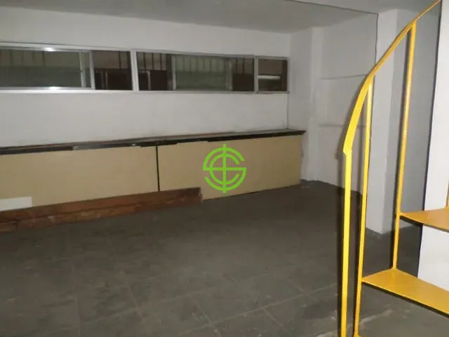 Loja com 56m², à venda ou para alugar, no bairro Benfica em Rio de Janeiro