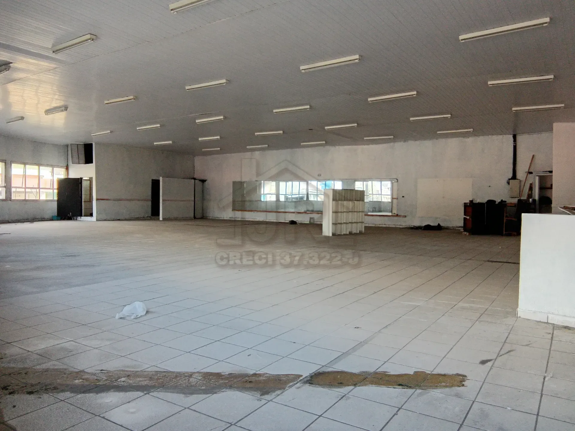 Loja-Salão, 360 m² - Foto 1