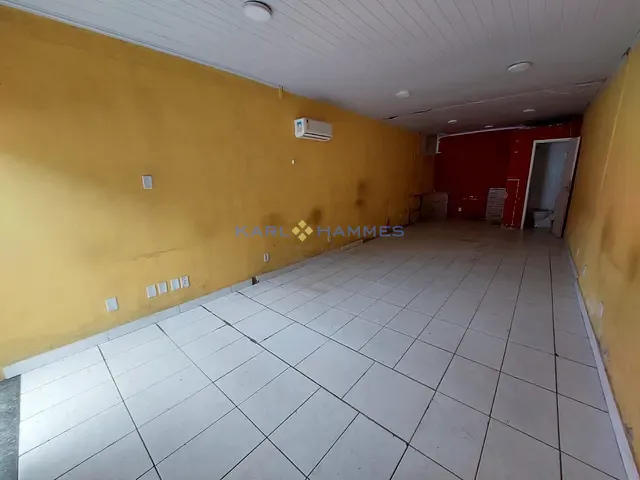 Loja para alugar, no bairro Corrêas em Petrópolis