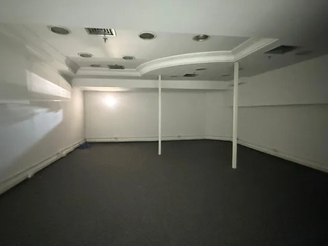 Loja à venda ou para alugar, no bairro Condomínio Centro Comercial Alphaville em Barueri