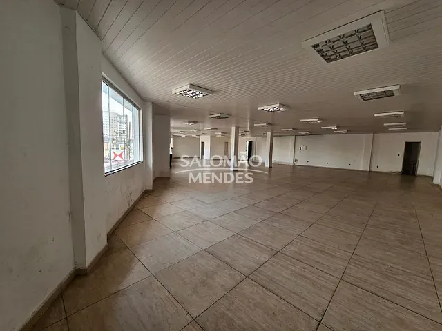 Loja com 300m², para alugar, no bairro Sacramenta em Belém