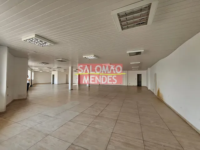 Loja com 300m², para alugar, no bairro Sacramenta em Belém