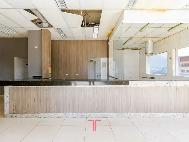 Loja com 190m², para alugar, no bairro Santa Quitéria em Curitiba
