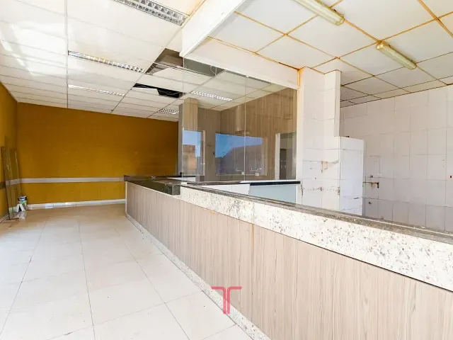 Loja com 190m², para alugar, no bairro Santa Quitéria em Curitiba