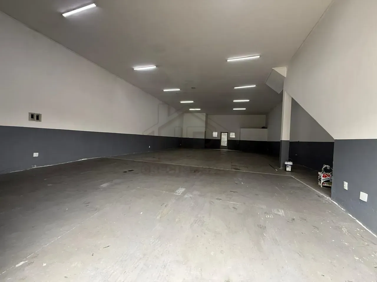 Loja-Salão, 400 m² - Foto 1