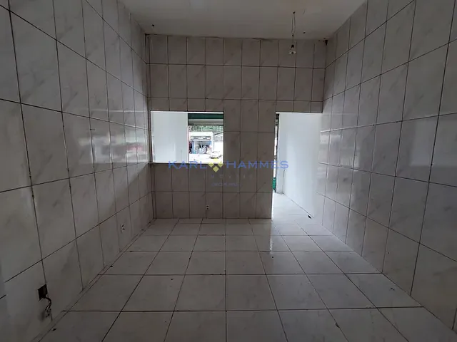 Loja para alugar, no bairro Corrêas em Petrópolis