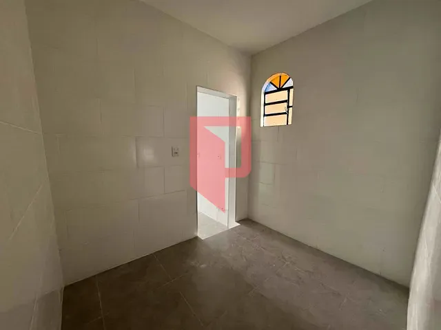 Loja para alugar, no bairro Carlos Prates em Belo Horizonte