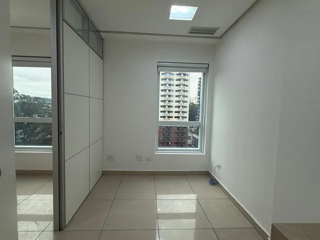 Sala à venda, no bairro Alphaville Centro Industrial e Empresarial/Alphaville. em Barueri