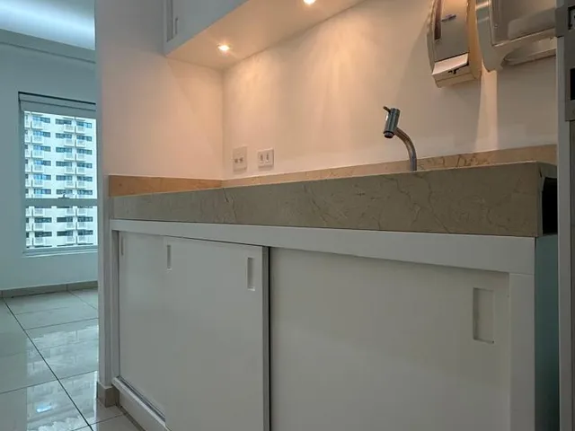 Sala à venda, no bairro Alphaville Centro Industrial e Empresarial/Alphaville. em Barueri
