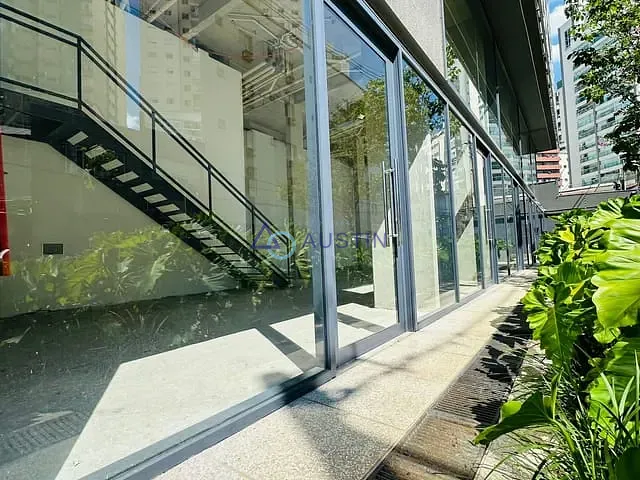 Loja com 602m², para alugar, no bairro Pinheiros em São Paulo