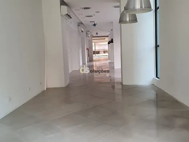 Loja à venda ou para alugar, no bairro Vila Olímpia em São Paulo