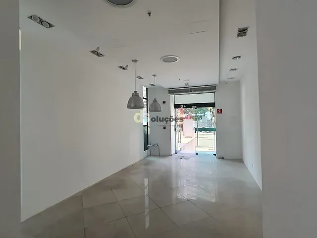 Loja à venda ou para alugar, no bairro Vila Olímpia em São Paulo