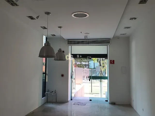 Loja à venda ou para alugar, no bairro Vila Olímpia em São Paulo