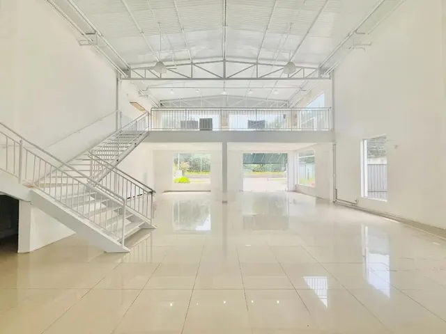 Loja para alugar, no bairro Santa Felicidade em Curitiba