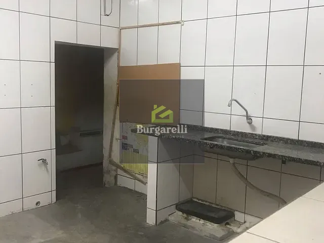 Loja com 58m², para alugar, no bairro Centro em Lavras