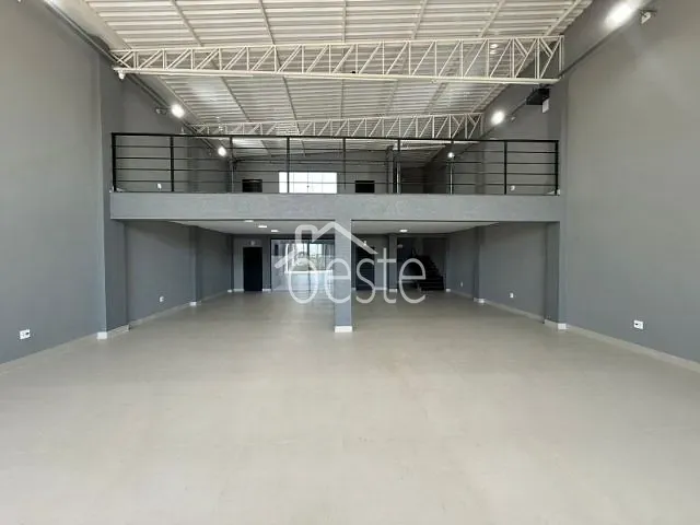 Loja com 250m², para alugar, no bairro Jardim Alphacenter em Santa Bárbara D'Oeste