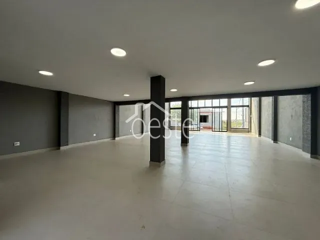 Loja com 250m², para alugar, no bairro Jardim Alphacenter em Santa Bárbara D'Oeste