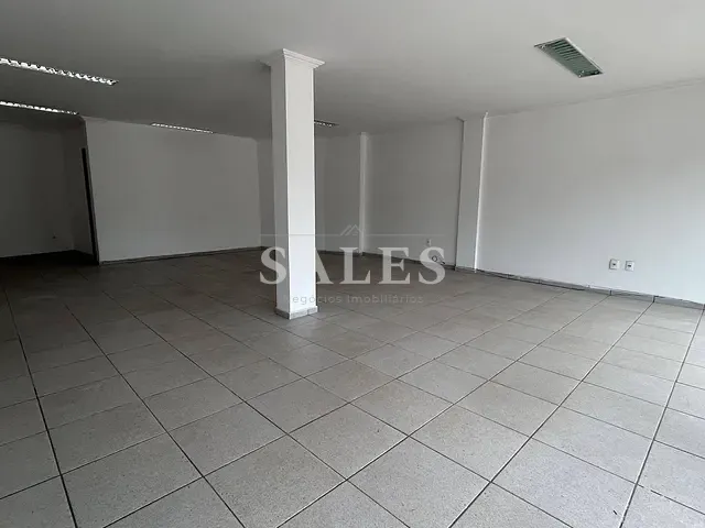 Loja com 77m², para alugar, no bairro Centro em Bicas
