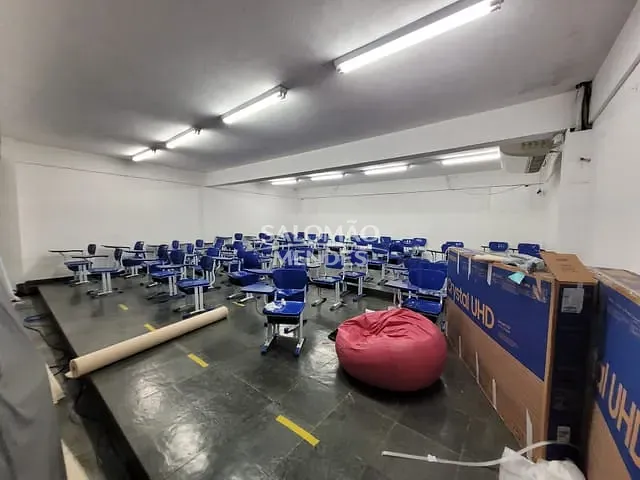 Prédio com 1300m², para alugar, no bairro São Brás em Belém